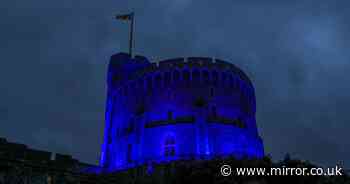 Iconic British buildings light up blue to celebrate NHS heroes