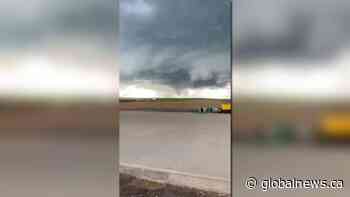Tornado appears to touchdown in southern Saskatchewan