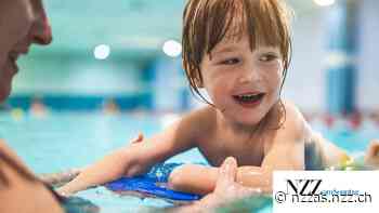 So lernen Kinder schwimmen: Tipps, um sich im Wasser wohlzufühlen - NZZ am Sonntag