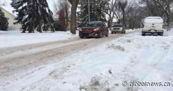 City of Edmonton staff propose more snow clearing, new parking ban but no mention of calcium chloride program - Globalnews.ca