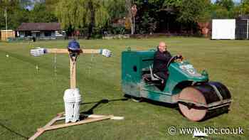 Boris Johnson says recreational cricket can resume from 11 July