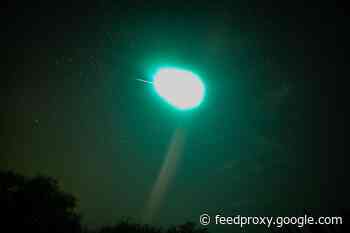 A bright fireball over Tokyo explodes with the force of 165 tons of TNT     - CNET