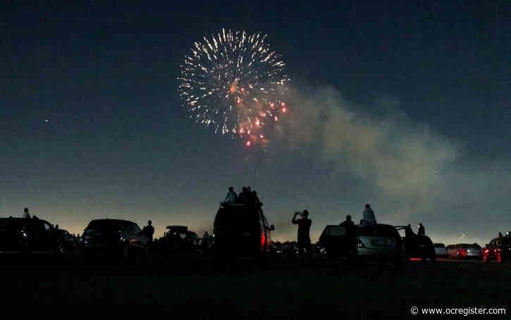 Drive-up fireworks show creates eye candy at Los Alamitos base