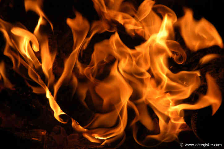 Fire leads to closure of Irvine Regional Park in Orange