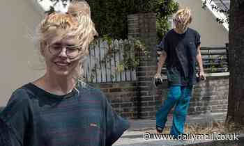 Billie Piper wears big T-shirt and baggy trousers in London - Daily Mail