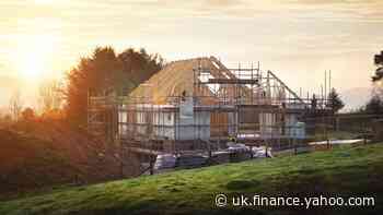 Housebuilder shares soar! The FTSE 100 shares I’d buy right now