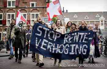 Nibud: Ex-student met studieschuld moet meer hypotheek krijgen