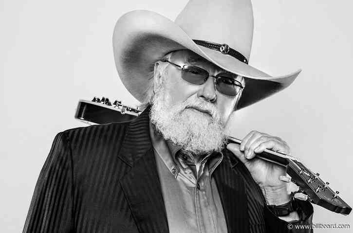 Travis Tritt Remembers Charlie Daniels as a ‘Mentor, a Father Figure, an Inspiration & the Ultimate Encourager’