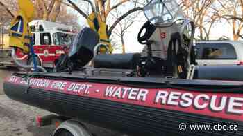 4 people on inflatable rafts rescued on South Saskatchewan River in Saskatoon