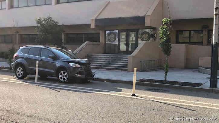 Woman Injured In Two-Vehicle Accident In Strip District