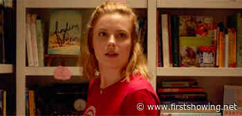 Gillian Jacobs & Jemaine Clement in UK Trailer for 'I Used to Go Here'