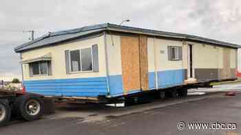 No licences, plates or registration: How not to move a mobile home on a highway