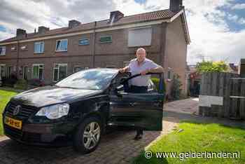 Jan is woest: na 50 jaar probleemloos parkeren op zijn oprit, krijgt hij nu in één keer een boete van 104 euro