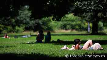Toronto sizzles in heat wave. How long will these temperatures last?