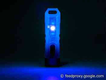 Save 19% on the Aurora A7 GITD Keychain Flashlight