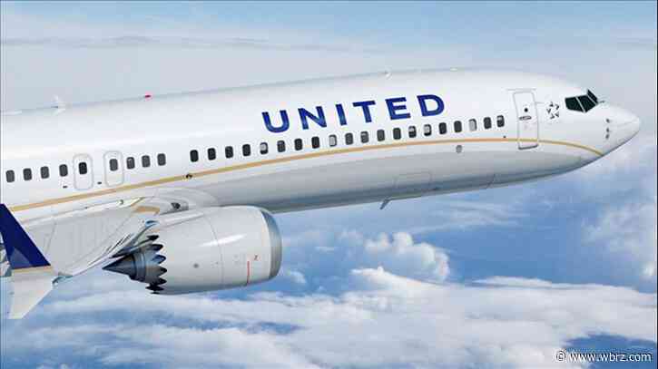 United sending layoff notices to nearly half of US employees