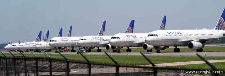 United sending layoff notices to nearly half of U.S. employees