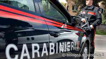Modena, punta la pistola contro un carabiniere. Aveva cocaina per 200mila euro - La Repubblica