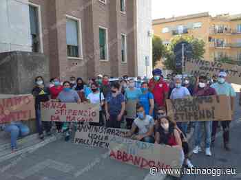 Senza stipendio da mesi, la protesta degli operai - latinaoggi.eu