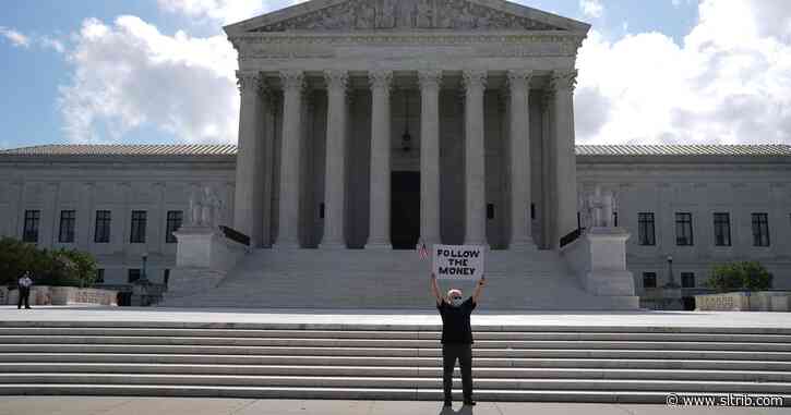 Supreme Court rules Trump cannot block release of financial records