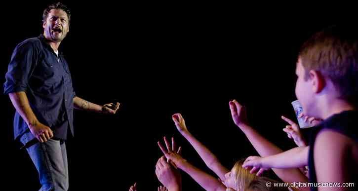 Drive-In Concerts Are Growing: Blake Shelton, Gwen Stefani, Trace Atkins Announce Latest ‘Gigs’