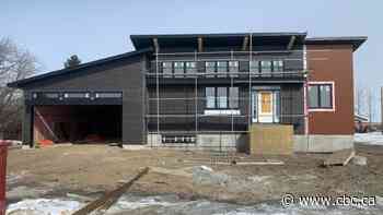 Regina man worried he'll lose late wife's dream home because developer didn't pay subcontractors