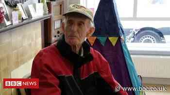 Coronavirus: Centenarian ice cream seller returns to work