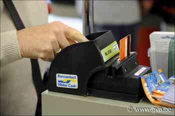 Zussen stelen bankkaart, gaan shoppen en halen cash geld af - Gazet van Antwerpen