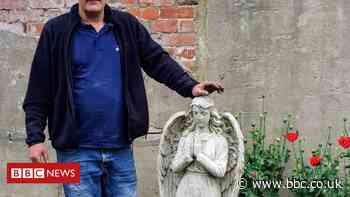 Ryhope man donates statue for stolen Sunderland memorial