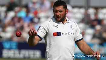 Tim Bresnan: Warwickshire sign ex-England all-rounder after Yorkshire exit