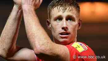Eoin Doyle: Swindon Town striker set to join Bolton Wanderers - BBC News