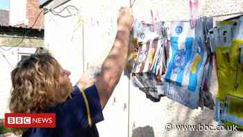 Nurse Sam Dawes creates crisp-packet blankets for homeless