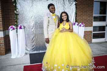 Central Dauphin East High School 2020 prom walk: photos - pennlive.com