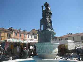 La grande piazza di Casteggio - PaviaFree.it