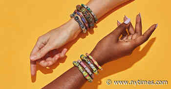 How to Make Beads From Your Newspaper