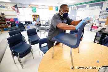 Can schools force students to wear masks? Illinois lawsuit challenges COVID-19 policy
