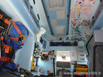 A Modena un'ambulanza “colorata” dai bambini… per i bambini - Modena 2000
