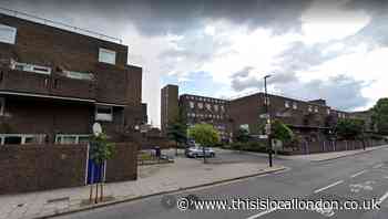 Kennington murder: Man, 30, stabbed to death in south London