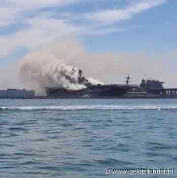 Grote brand op Amerikaans marineschip in haven van San Diego