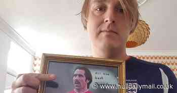 Hull football fan urges David Seaman to 'come clean' over 'signed' photo - Hull Daily Mail