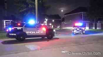 Man shot outside north Houston apartments - Chron