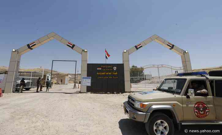 Iraq's PM takes step in battle against border corruption