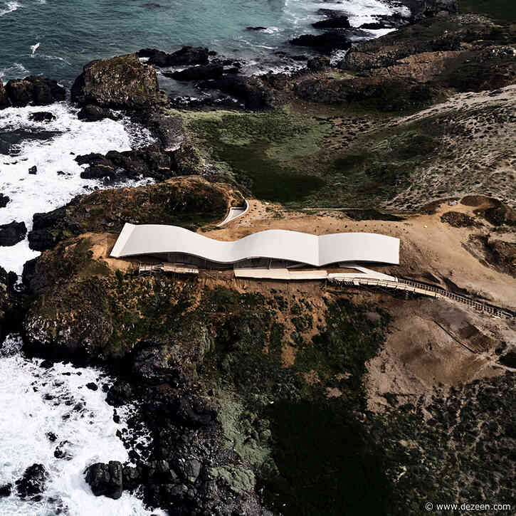 Wavy concrete roof covers weekend retreat in Chile by Ryue Nishizawa