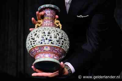 Door Nederlander gevonden Chinese vaas levert miljoenen op: ‘De katten liepen er jaren omheen’