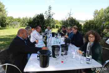 Wijnkenners zakken af naar Heuvelland: "Interesse in West-Vlaamse wijnen groeit" - Krant van Westvlaanderen