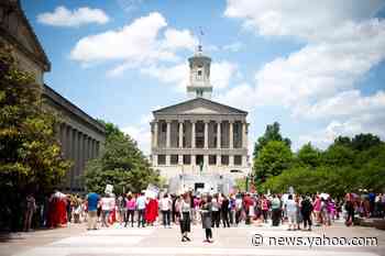 Moments after Gov. Lee signed it, court halts Tennessee's restrictive abortion law