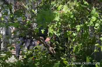 Violent incident between Saskatoon police and Indigenous man 'unnecessary,' says man who taped it - CKOM News Talk Sports