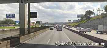 Acidente entre caminhões congestiona rodovia Presidente Dutra em Guarulhos - Mobilidade Sampa