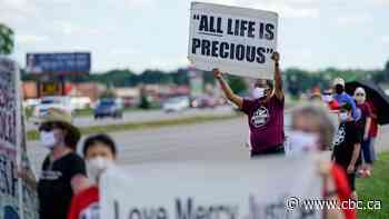 U.S. government carries out 1st execution for federal crimes in 17 years