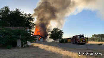 Firefighters battling fire at vacant building in southeast Fresno